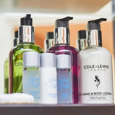 Deluxe Centre With Free Parking No Balcony Appartement *