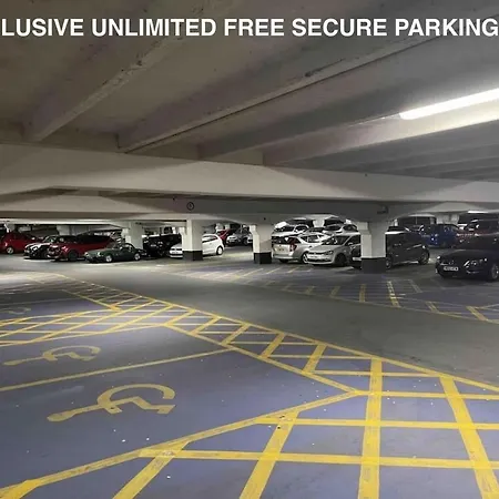 Appartement Deluxe Centre With Free Parking No Balcony *