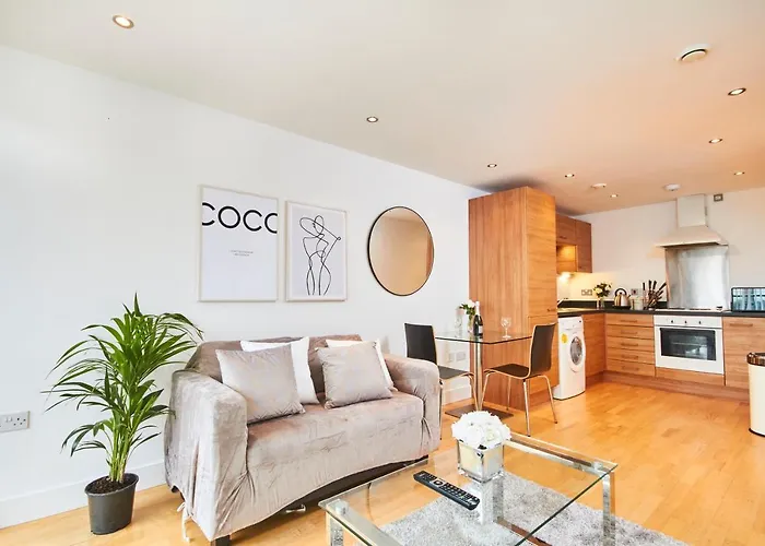 Deluxe Leeds City Centre Apt Lovely Balcony